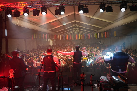 V SOBOTO POD ŠOTOROM FOTO TINE ŠUBIC (6)